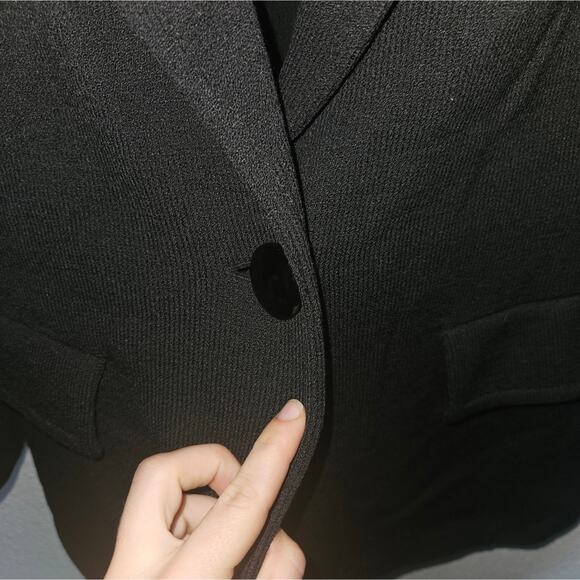 St. John Knit Black Blazer Size 12 - Picture 6 of 7